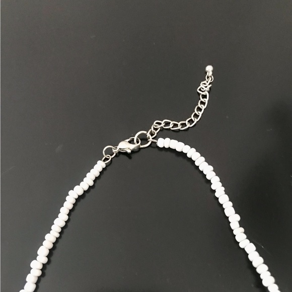 White beaded Pom Pom Necklace - Picture 4 of 4